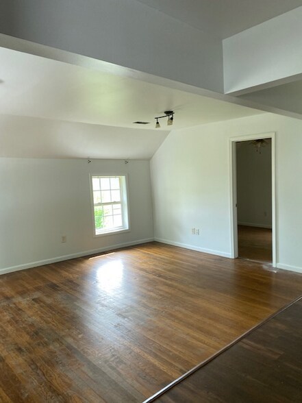 Building Photo - 67 W Pratt St