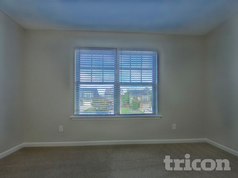 Building Photo - 14 Glenwood Springs Ct