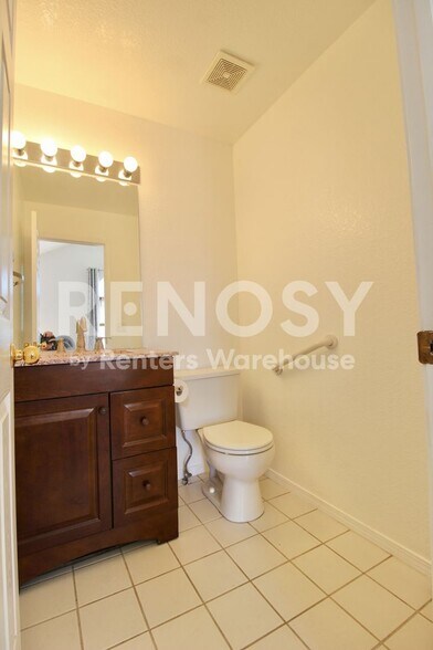 Building Photo - 537 Canyon View Dr
