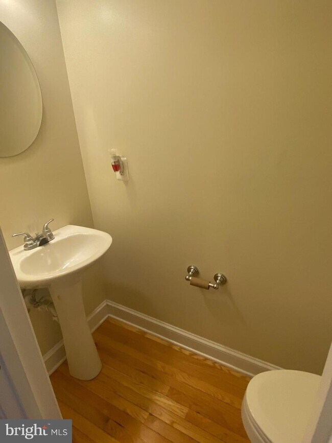 Building Photo - 210 S East Ave