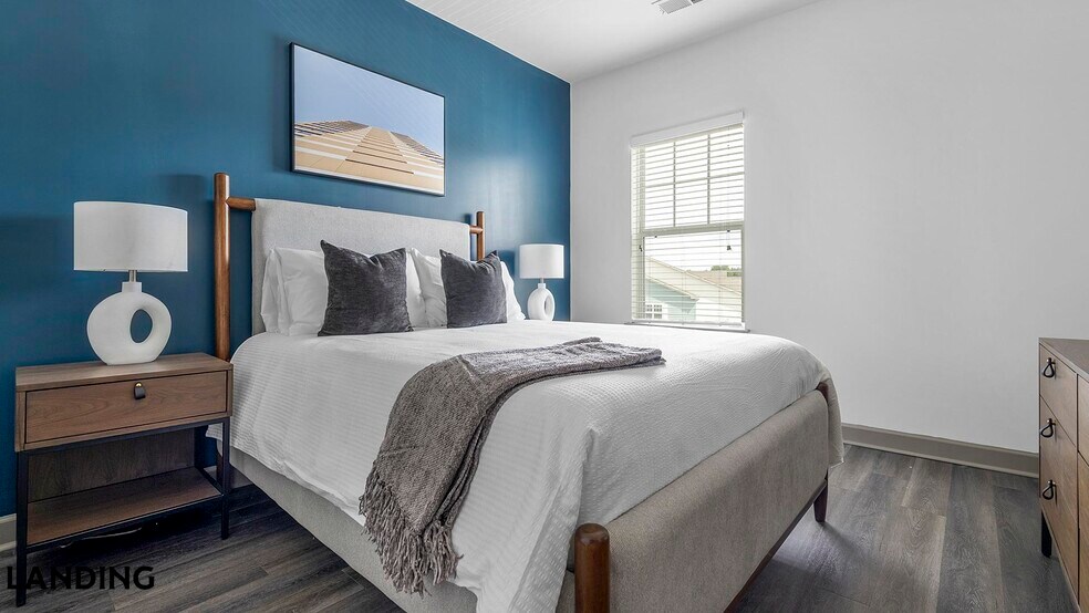 Building Photo - 11010 Northlake Landing Dr