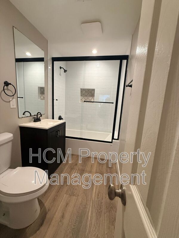 Building Photo - 874-876 North Orange St