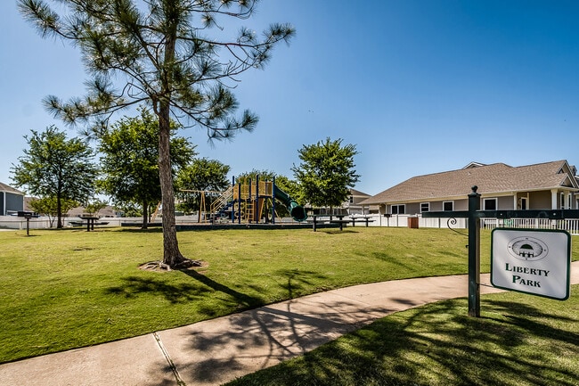 Building Photo - 10120 Cedar Lake Dr