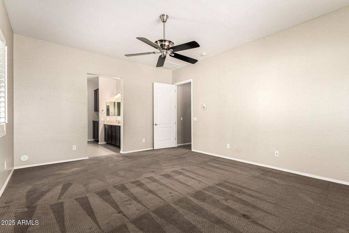 Building Photo - 21004 E Sunset Dr