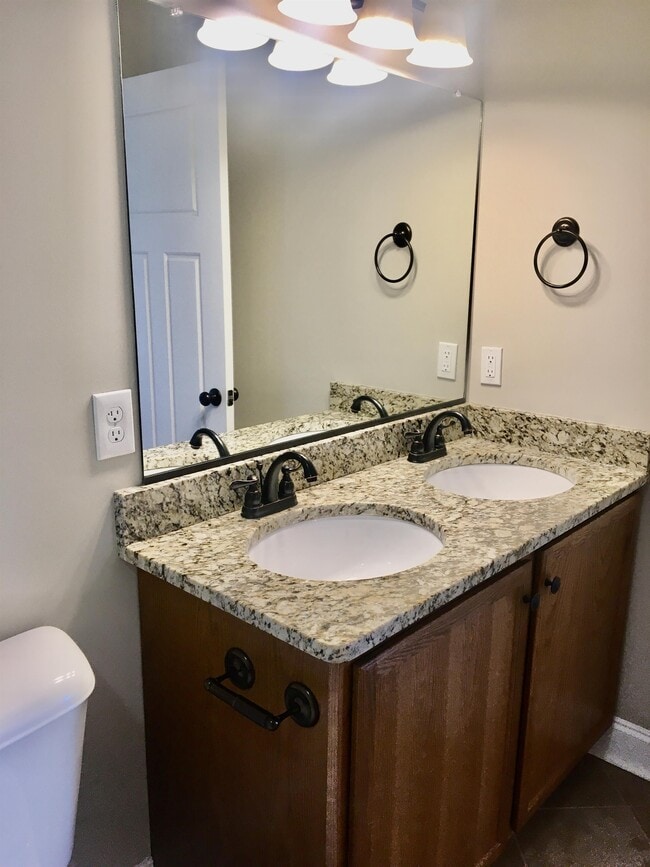 Building Photo - 215 Capstone Dr