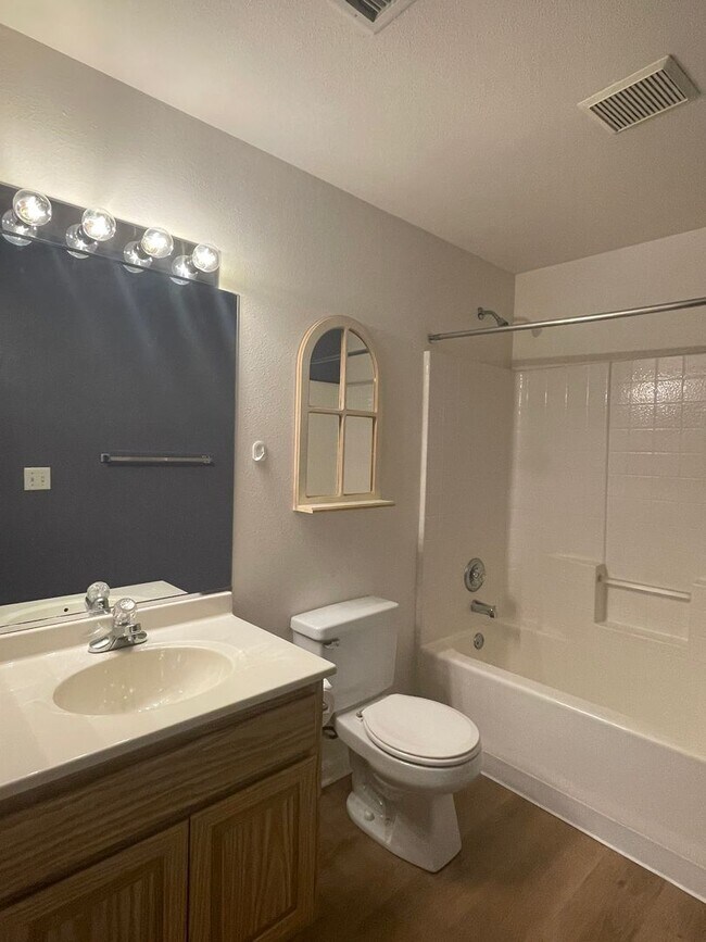 Building Photo - Great Miramonte Ranch Condo - Available Se...