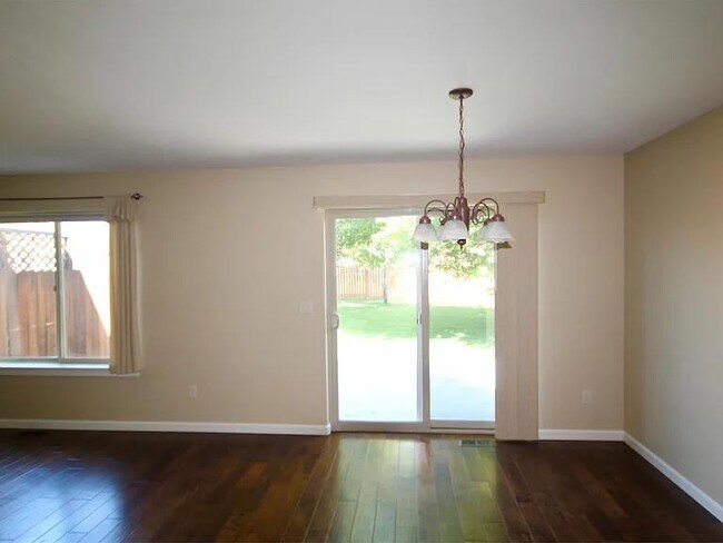 Building Photo - 164 Meriwether Ave