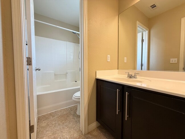 Building Photo - 9172 Domina Royal St