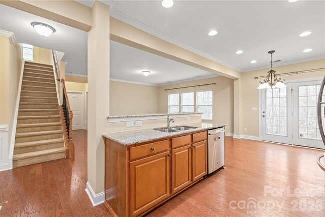 Building Photo - 5123 Poplar Knoll Dr