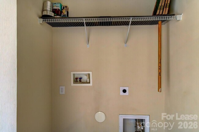 Building Photo - 417 River Park Road