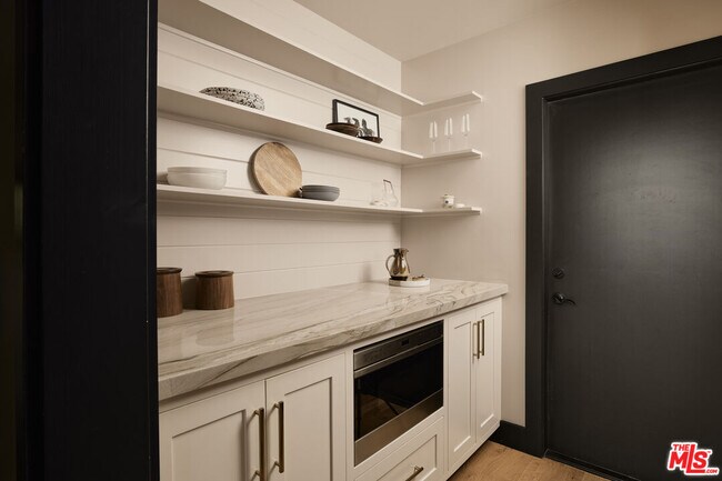 Building Photo - 775 San Rafael Terrace