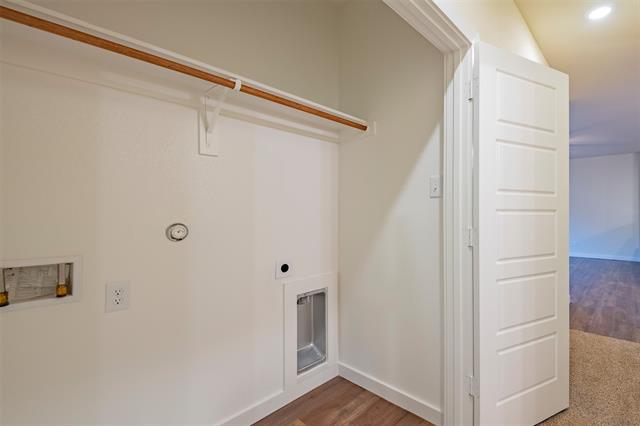 Building Photo - 601 Blackland dr