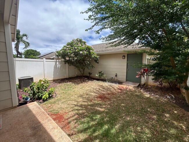 Building Photo - Bright & Airy 3-Bedroom Townhome in Ewa Be...