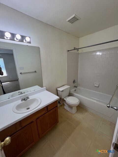 Building Photo - 3414 Crescent Dr