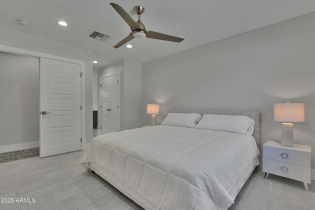 Building Photo - 4241 E Calle Tuberia