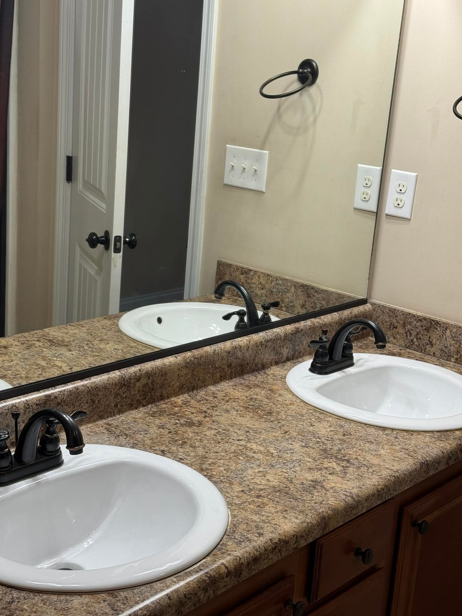 Master bath dual vanity - 232 High Meadows Cir