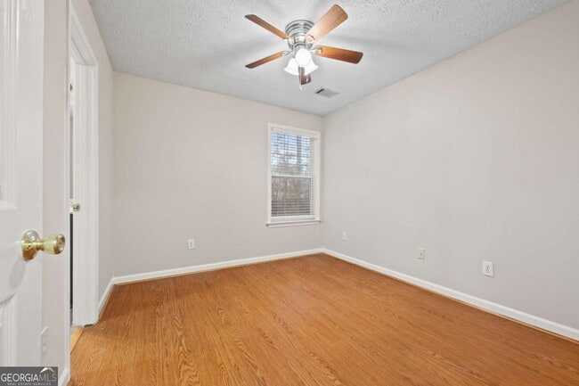 Building Photo - 2339 Leacroft Way