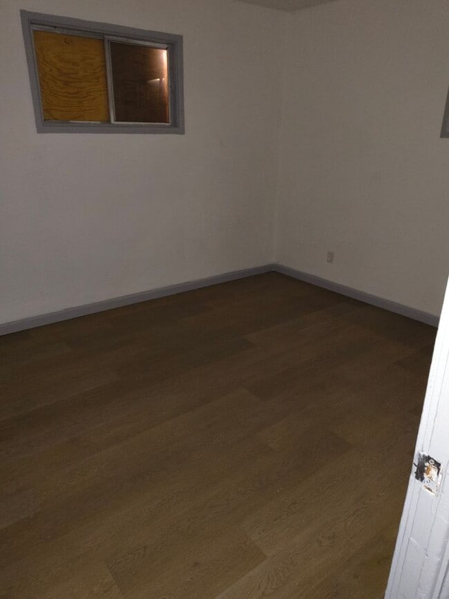 Building Photo - LIMITED TIME**NO APPLICATION FEE**1/2 OFF ...