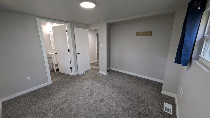 Building Photo - 6530 Burrows Rd