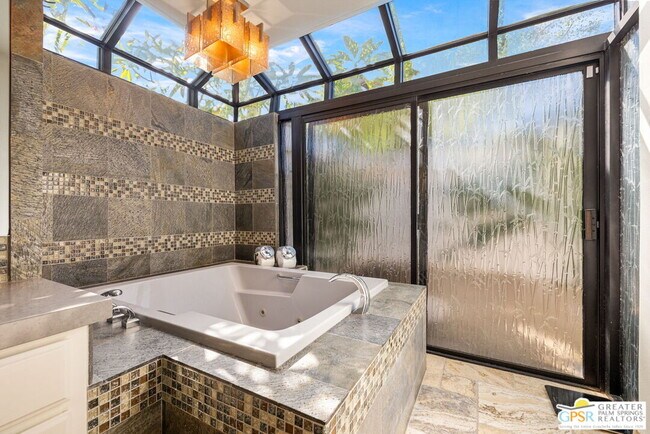 Building Photo - 40563 Desert Creek Ln