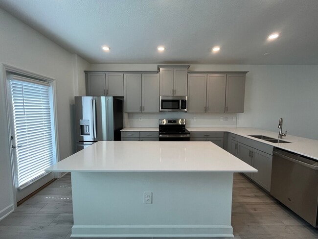 Building Photo - Townhome in Bridgewalk