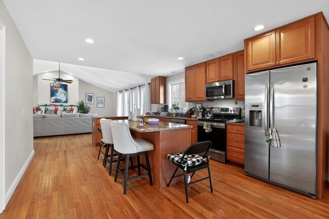 Building Photo - Spacious 4BR House in Millbury