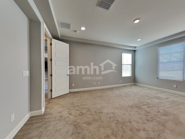 Building Photo - 18256 W Thunderhill Pl