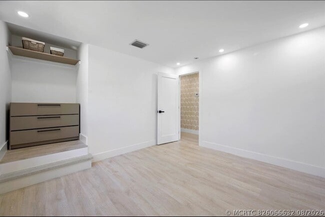 Building Photo - 823 33rd St