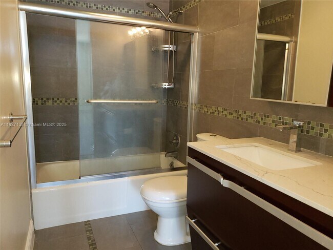 Building Photo - 2899 Collins Ave