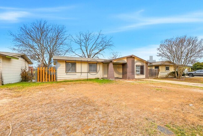 Building Photo - 6916 Shady Grove Dr