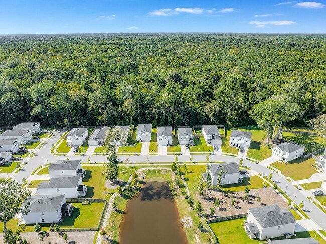 Building Photo - 504 Minim St