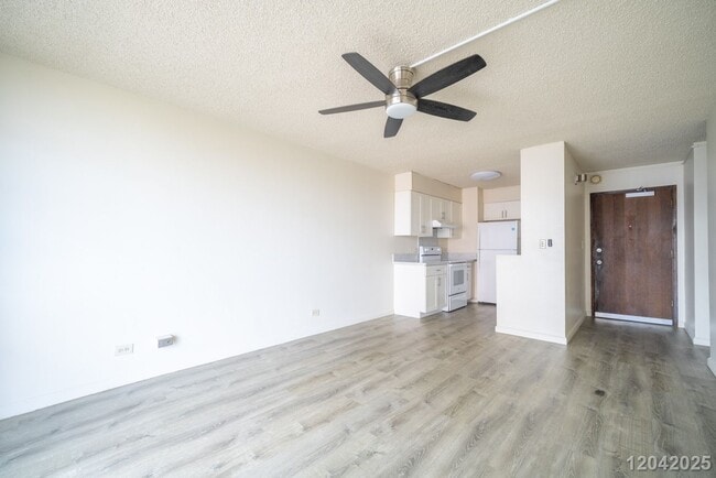 Building Photo - $2700.00 | 2bd/2ba Condominium in Century West (Salt Lake)
