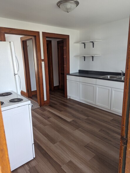 Kitchen - 1005 9th Ave