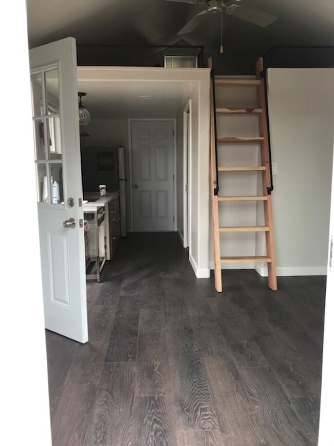 Building Photo - Private Studio w/Loft, 1 Bath rental in Gr...