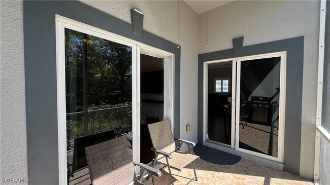 Building Photo - 12111 Santaluz Dr