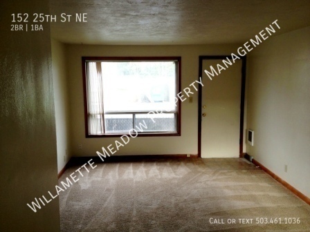 Building Photo - 2 Bedrooms, 1 Bathroom Apartment off State St