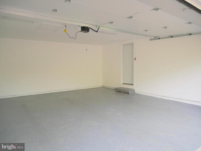 Building Photo - 35600 Sassafras Dr