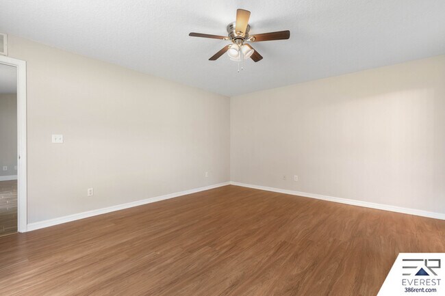 Building Photo - 71 Wellwood Ln