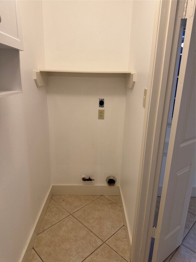 Building Photo - 14322 Golden Cypress Ln