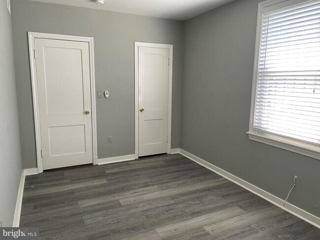 Building Photo - 600 I St NE