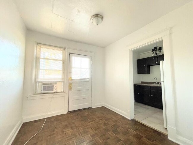 Building Photo - 7212 Lyndover Pl