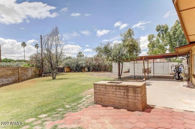 Building Photo - 137 E Fremont Dr