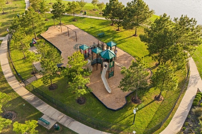 Building Photo - 9638 Birchwood Holw Trl