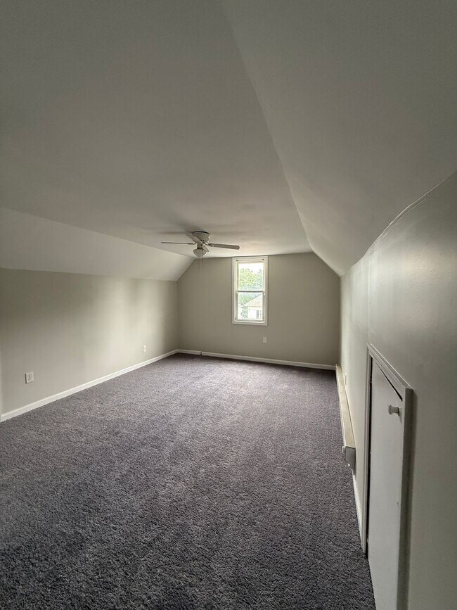 Building Photo - Scranton 3 Bedroom Single Family, Quiet Neighborhood, Gas Heat,