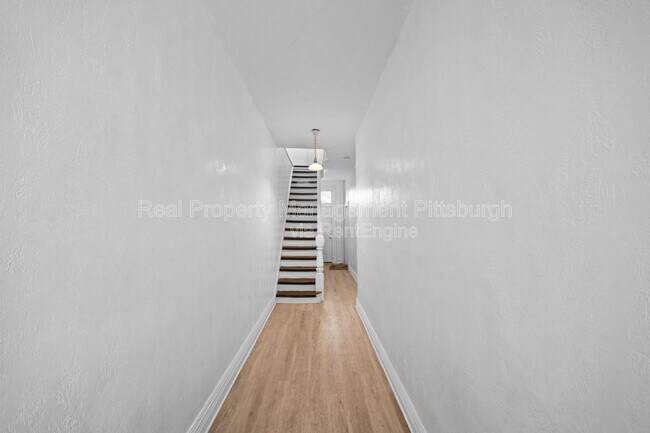 Building Photo - 3053 Brereton St