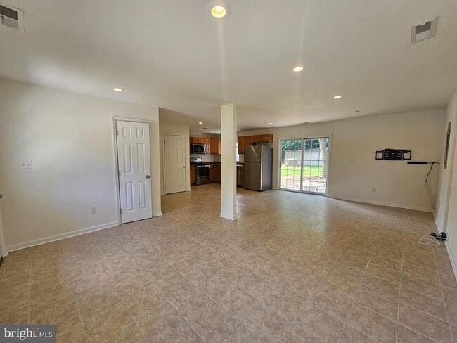 Building Photo - 58 Edgewood Rd
