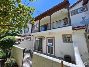 Building Photo - Fantastic Town home off of 76 with A/C.