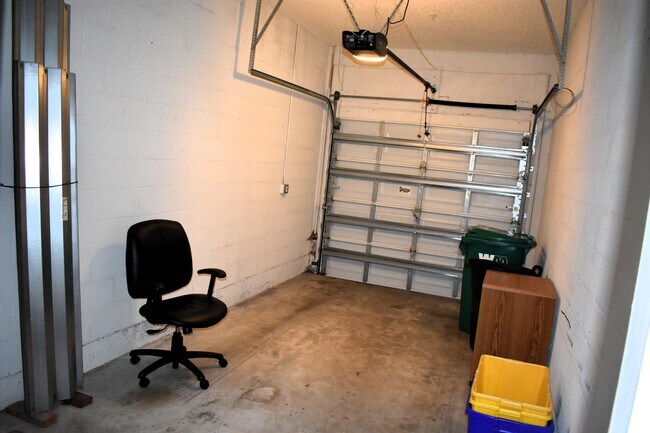 Building Photo - 102 Lighthouse Cir
