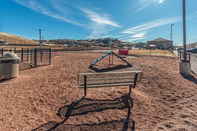 Building Photo - Cozy Fully Furnished  COS Townhome