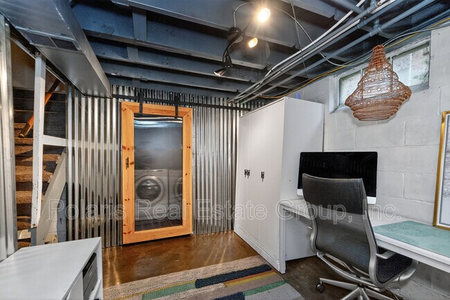 Building Photo - 4905 Norwaldo Ave